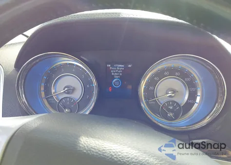 2014 Chrysler 300 z USA, uszkodzony, nr VIN 2C3CCAAG4EH256929